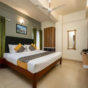 Cj Grande By Jesway & Hotel