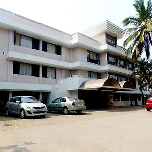 Highway Garden Hotel