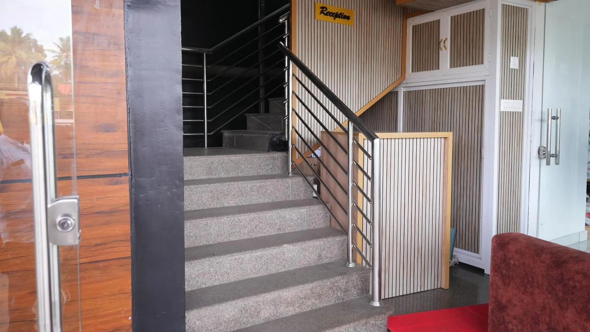 Hotel Amsher Suit Lulu Mall Road Kochi