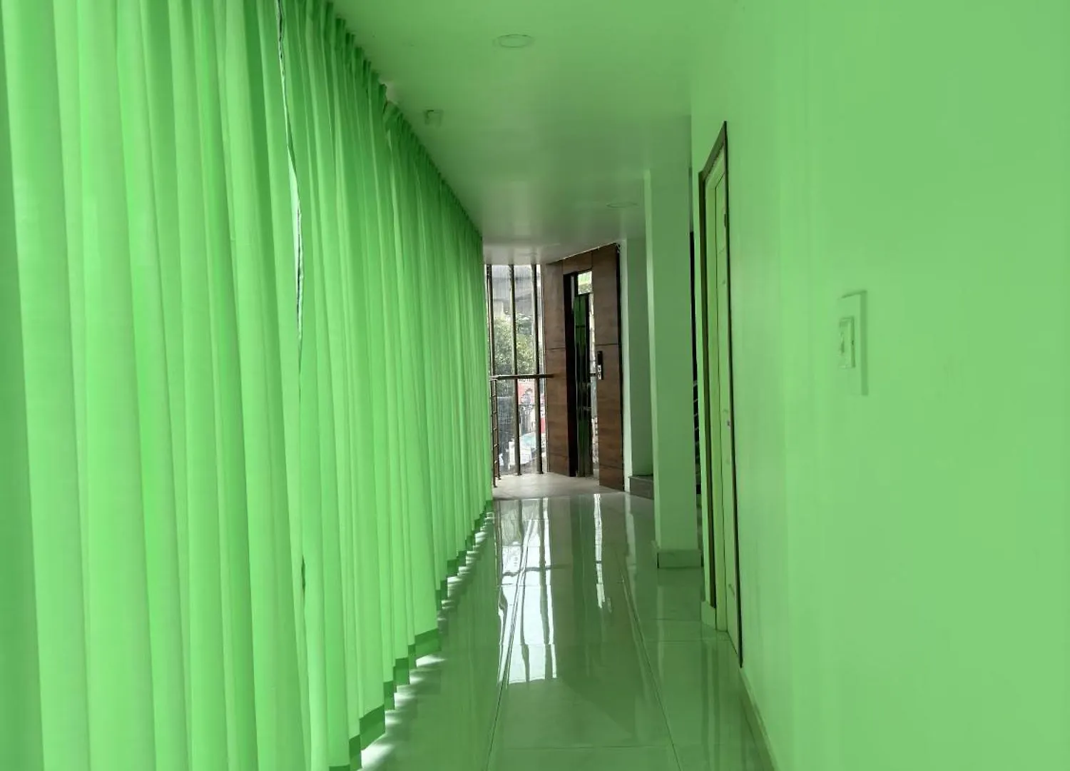 Hotel Amsher Suit Lulu Mall Road Kochi