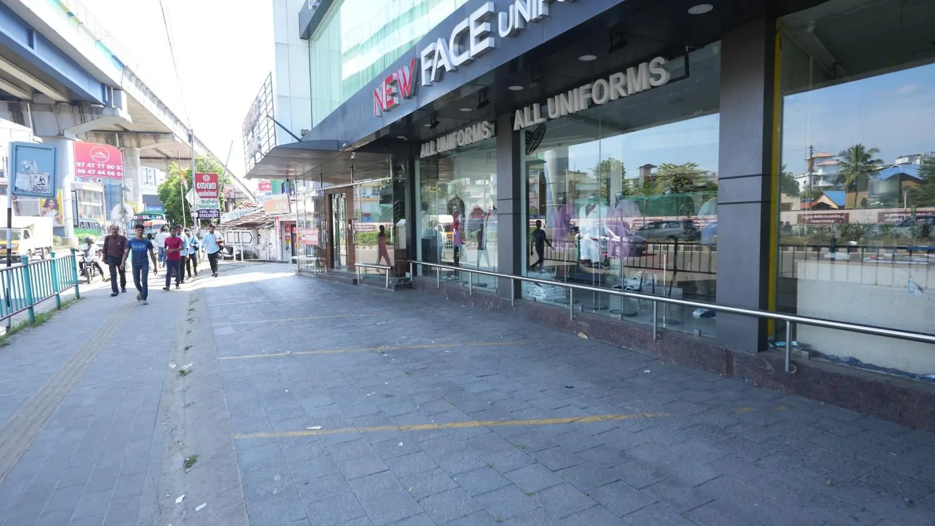 ***  Hotel Amsher Suit Lulu Mall Road Kochi Indie