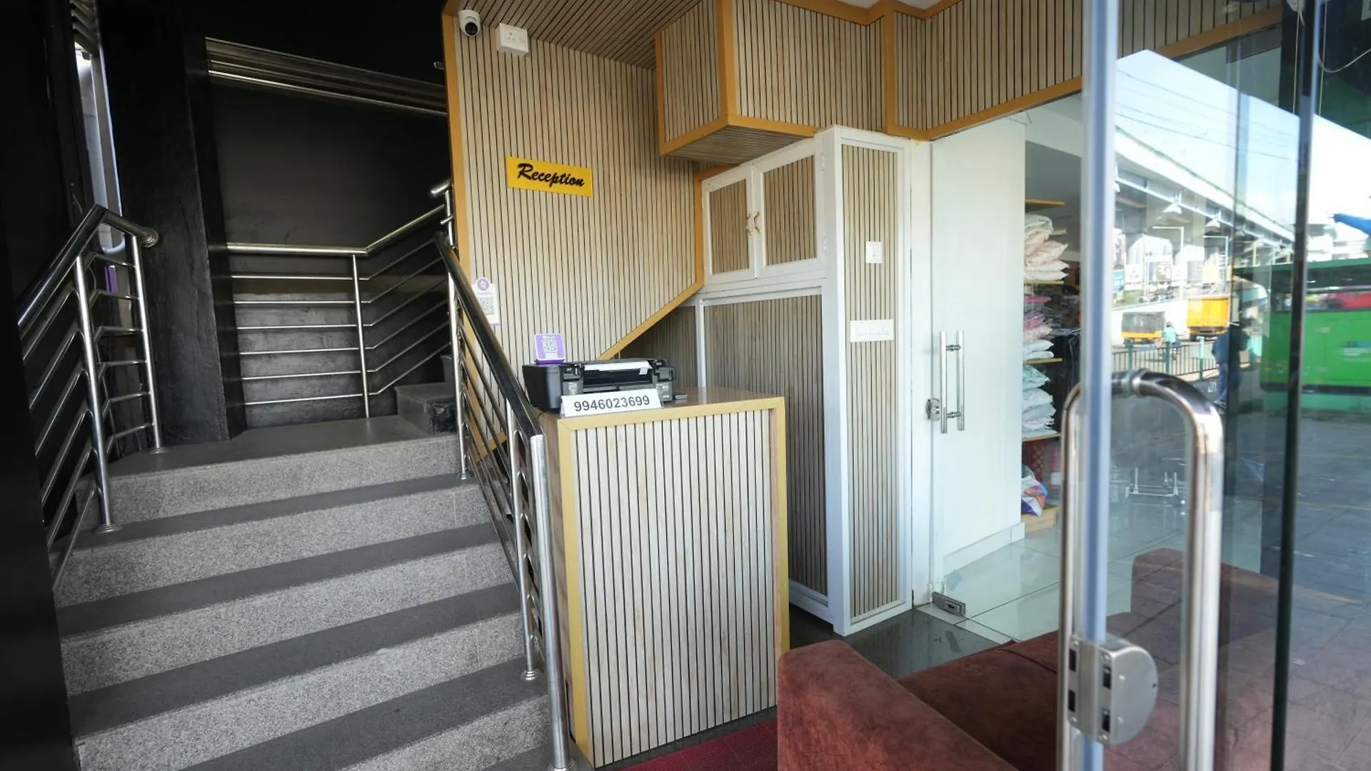 Hotel Amsher Suit Lulu Mall Road Kochi