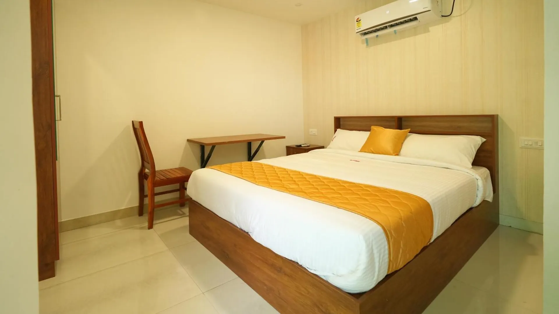 Amsher Suit Lulu Mall Road Hotel Kochi India
