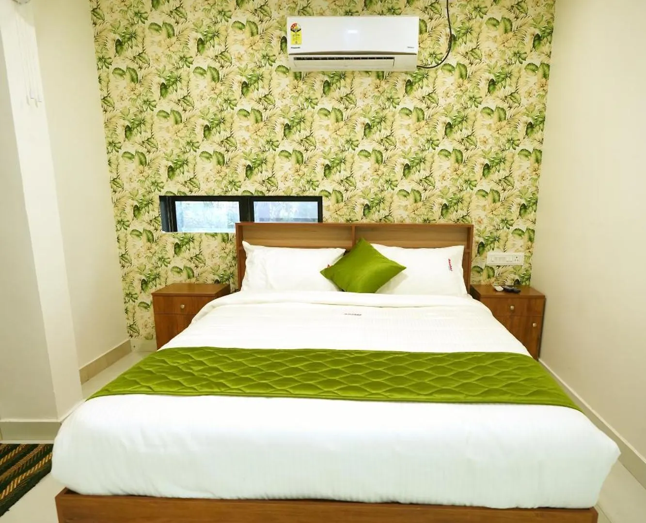Amsher Suit Lulu Mall Road Hotel Kochi
